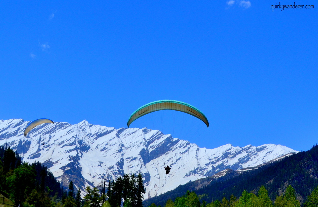 Offbeat-Things-To-do-Manali-paragliding